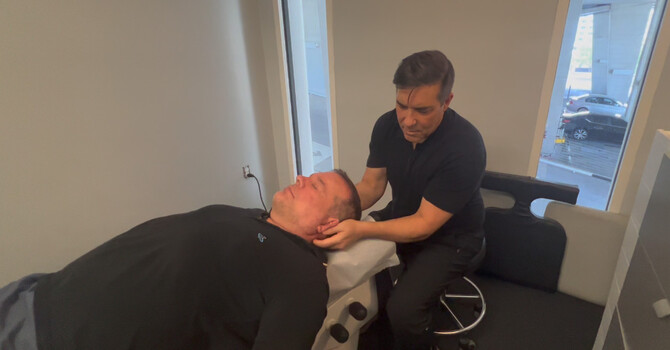 What is the Cox Flexion-Distraction Technique? image